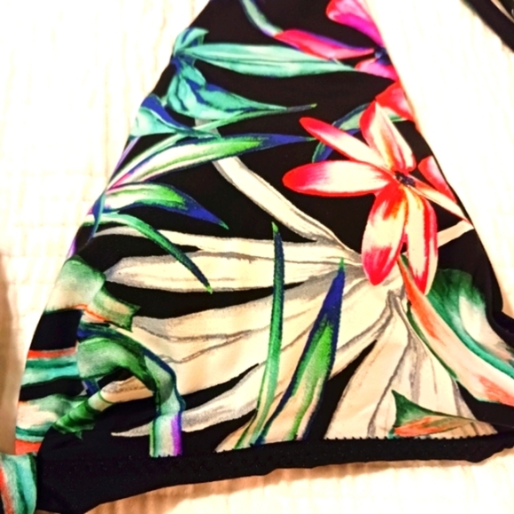 Tinibikini 2 Pc Bathing Suit Top In M. And Mossimo Black Bottom Mix Match Set. - Picture 6 of 12